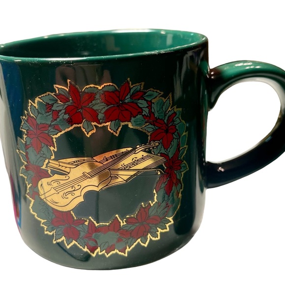BROOKSTONE SET 4 DARK GREEN CHRISTMAS HOLIDAY CERAMIC COFFEE, COCOA MUGS. Vtg - Picture 7 of 9